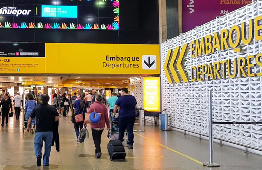 Tráfego aéreo na América Latina cresce 4,3% em agosto, com Brasil liderando a expansão