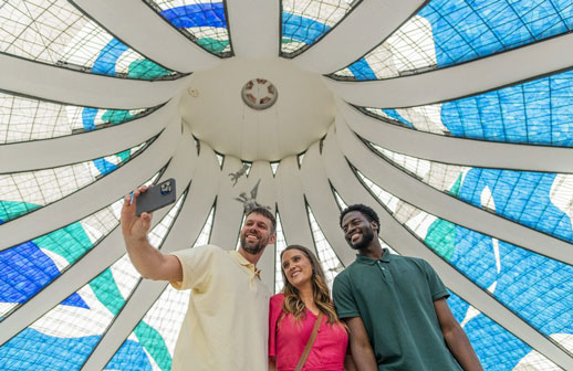 Brasil lidera crescimento global na chegada de turistas internacionais no primeiro semestre de 2025