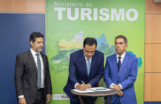 Professores terão até 15% de desconto em hotéis no Brasil após renovação de acordo com o Ministério do Turismo