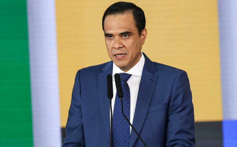 Ministro do Turismo diz que fim da escala 6×1 pode aquecer viagens, mas setor empresarial reage