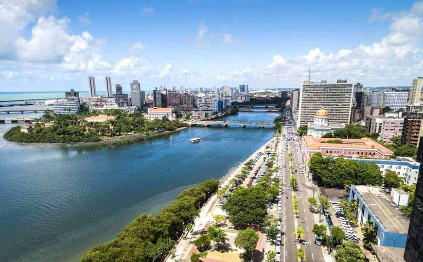 Recife registra alta de 126% nas reservas de turistas estrangeiros